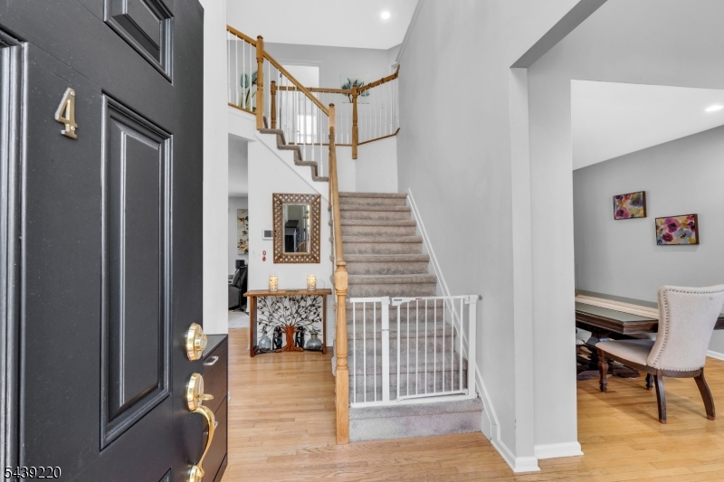 4 Skylands Blvd