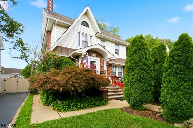 351 Griggs Ave