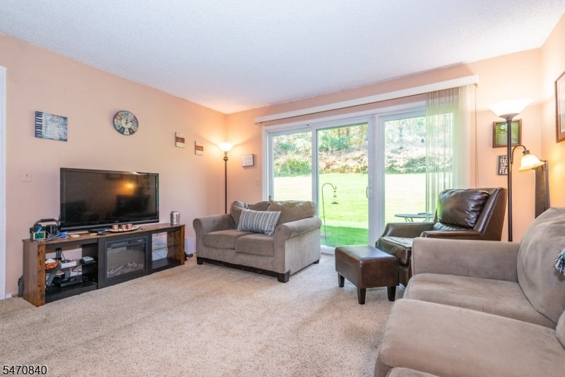 85 Robertson Way