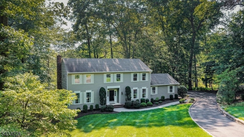 6 Deerwood Trl