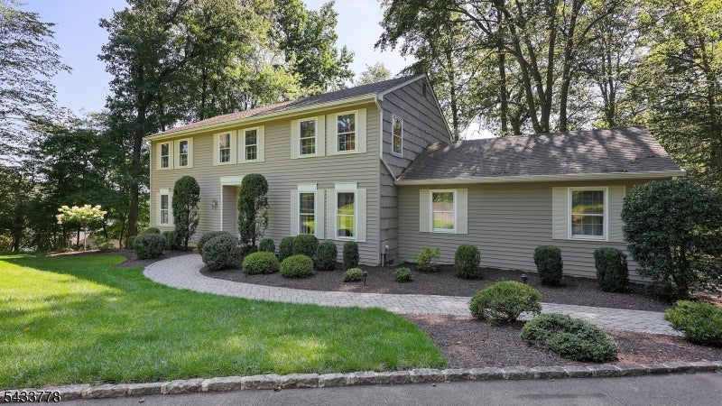 6 Deerwood Trl