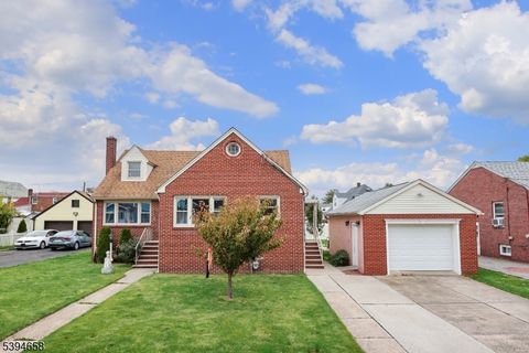 825 Dennis Pl Linden City NJ 07036