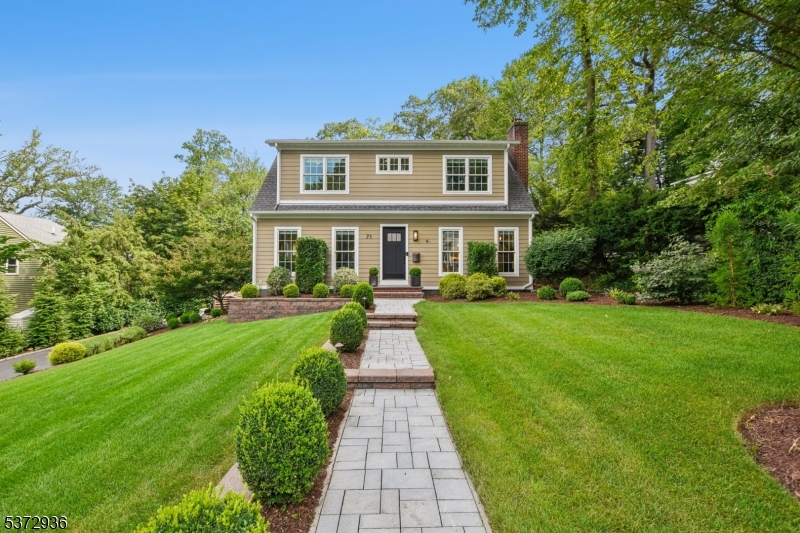 71 Fairview Ave