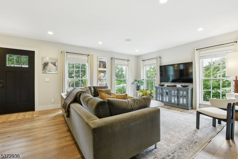 71 Fairview Ave