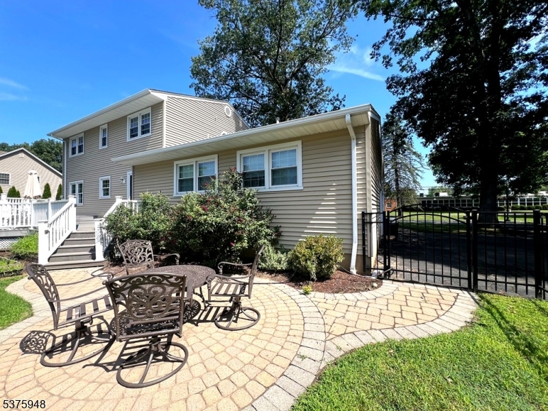 136 E Central Ave