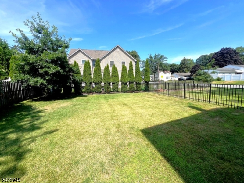 136 E Central Ave