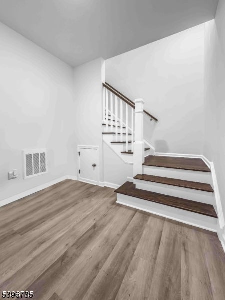 204 Honeysuckle Ln