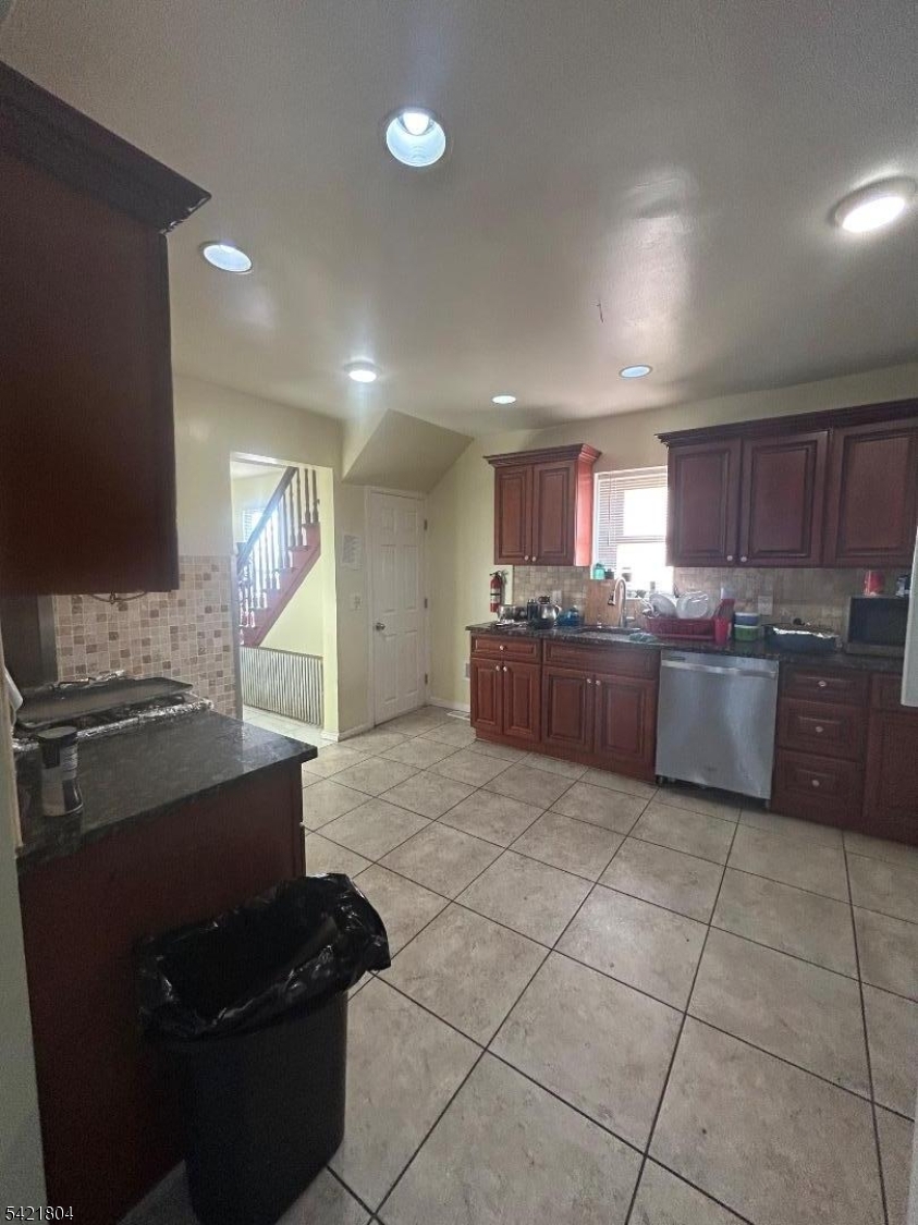 42 Whitewood Ave