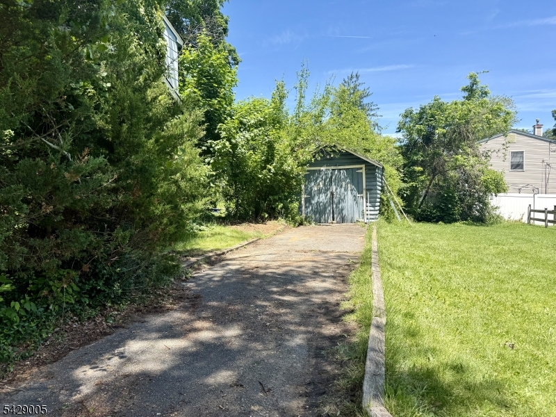 10 Tioga Ave