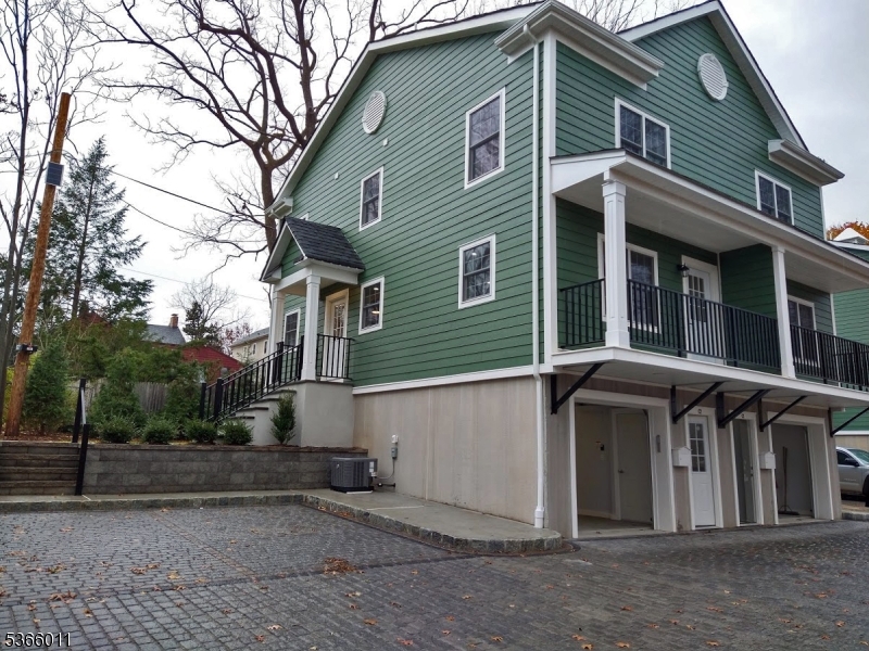 34 Walnut St