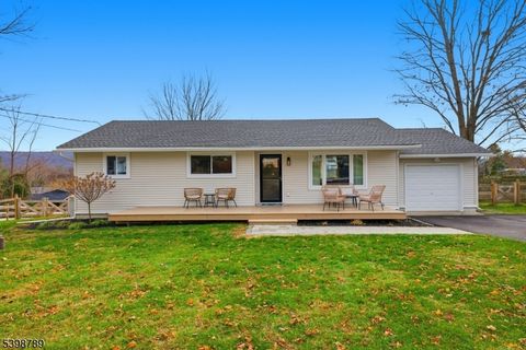 102 SUNNYVIEW AVENUE EAST Mansfield Twp. NJ 07840