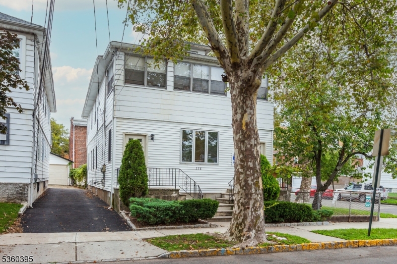 228 N 15Th St