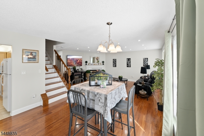 25 Holly St