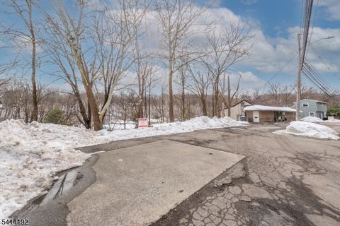 217/219 Hamburg Tpk Bloomingdale Boro NJ 07403