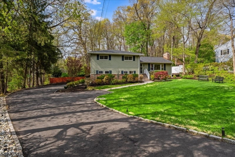 167 Mountain Ave