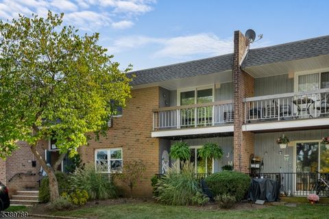 Photo of 806 Eves Dr #2M, Hillsborough, NJ 08844 (MLS # 3993428)