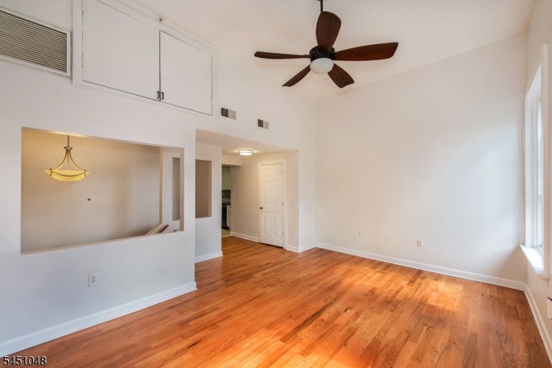 15 Glenridge Ave 5
