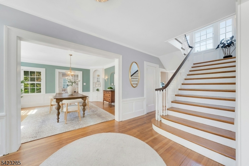 212 Midland Ave