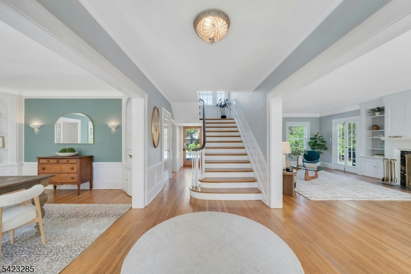 212 Midland Ave
