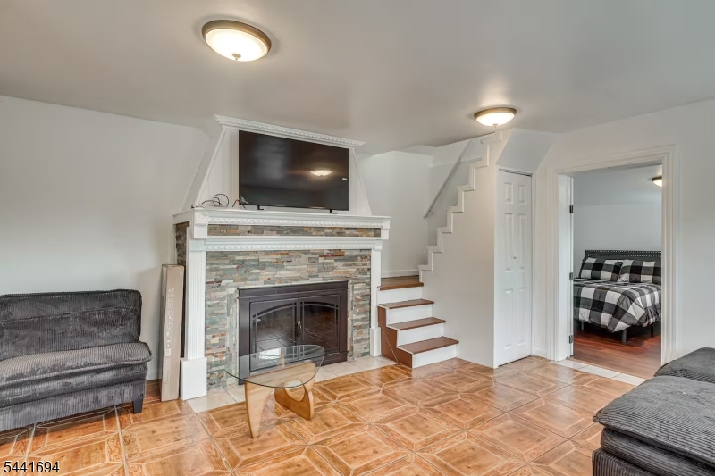 86 Pine Brook Rd
