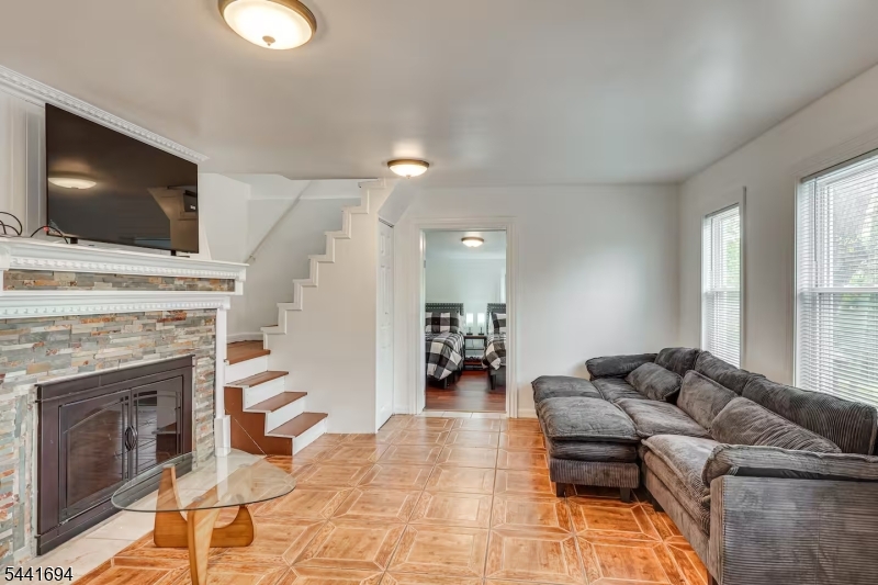 86 Pine Brook Rd
