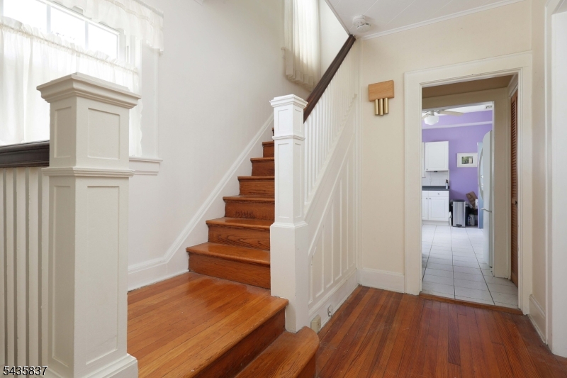 17 Wellesley St