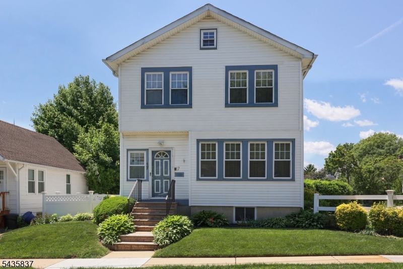 17 Wellesley St