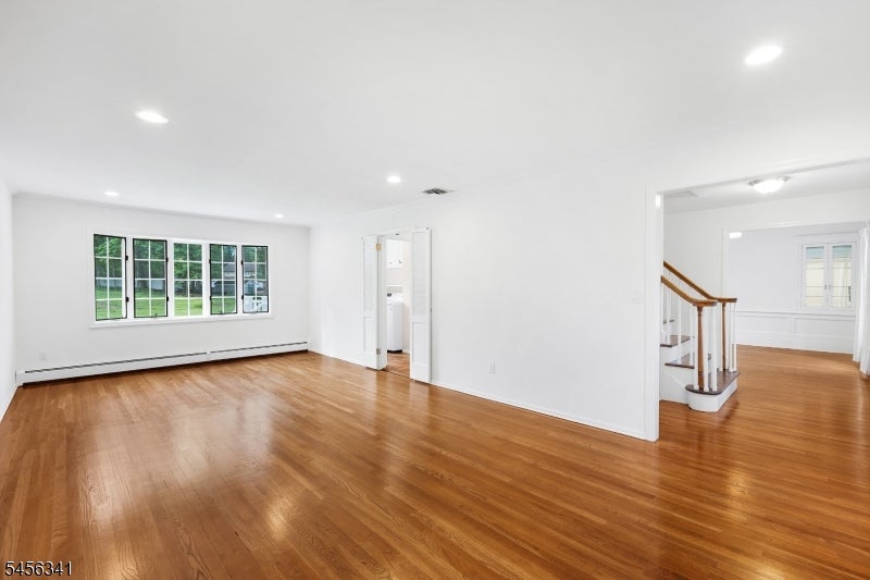 10 Cedar Ln