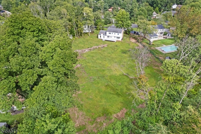 10 Cedar Ln