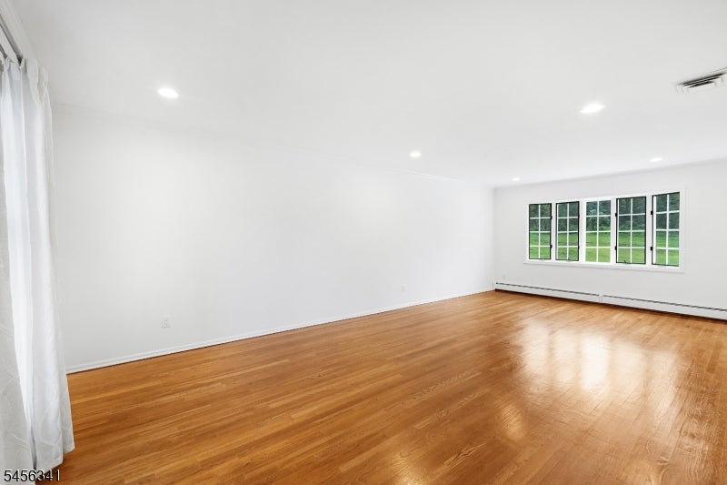 10 Cedar Ln