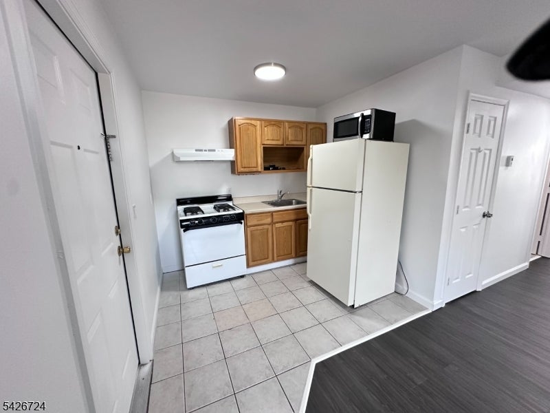 23 Highland St 3