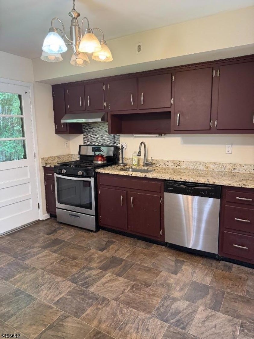 403 Longview Ct