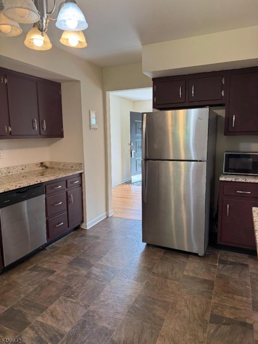 403 Longview Ct