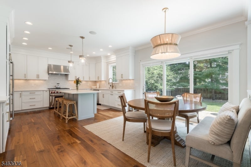 14 Whitman Dr