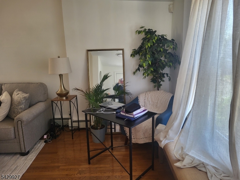 377 5Th Ave 1