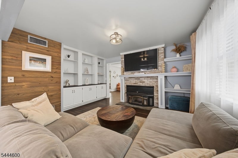 1 Cardinal Dr
