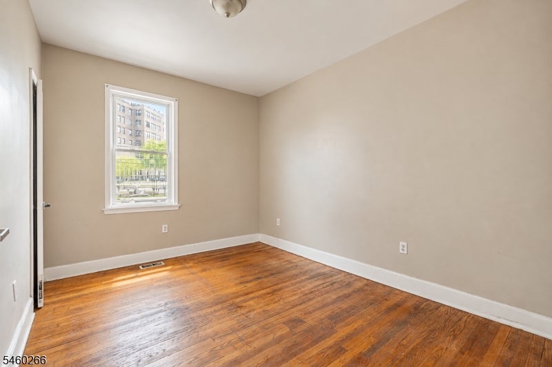 35 IRVING AVE