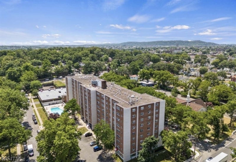 39 E 39Th St M1
