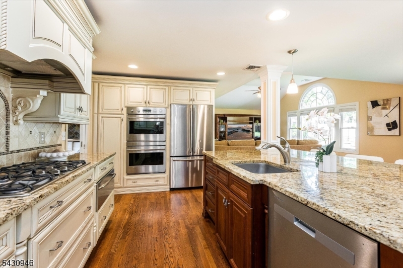 34 West Dr