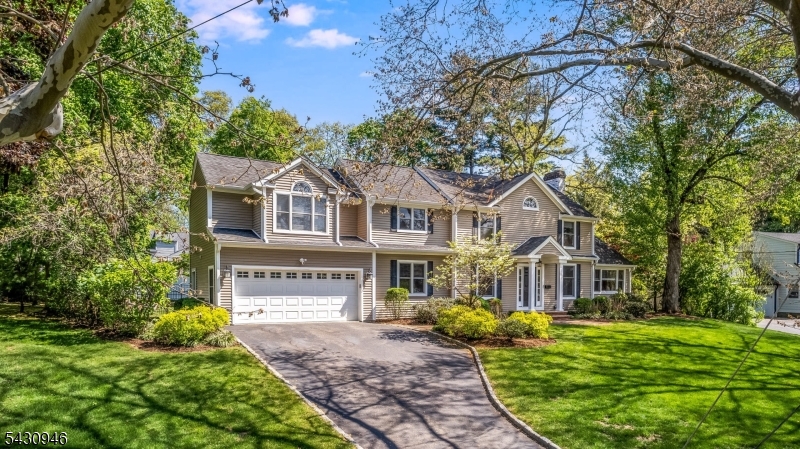 34 West Dr