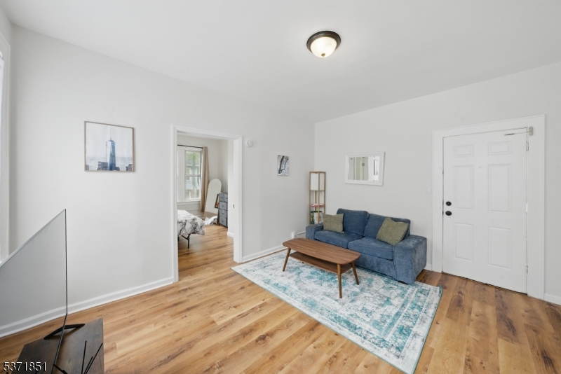30 Nelson Pl