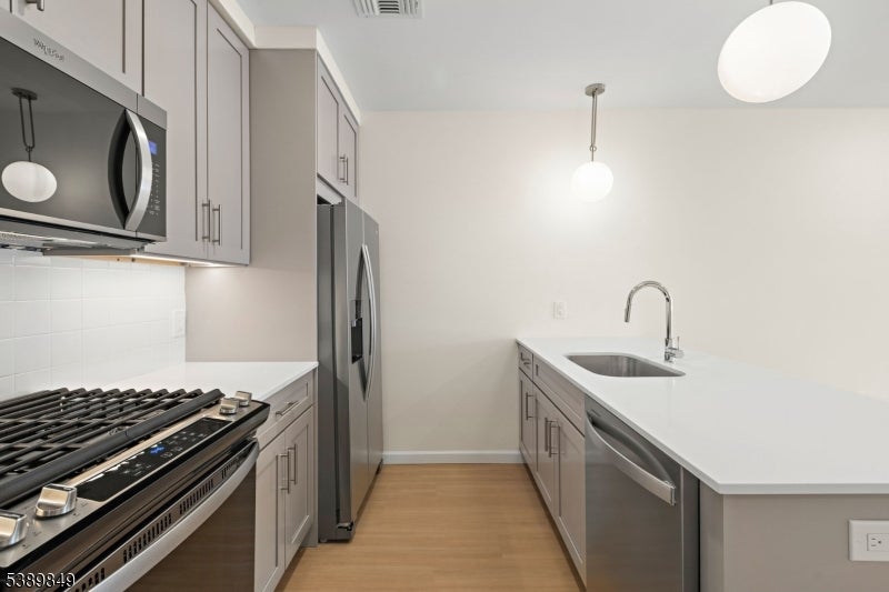 70 Ridgedale Ave 207