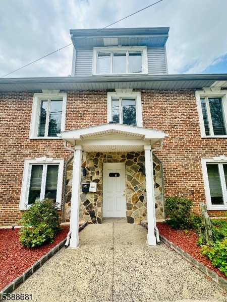 391-393 Northfield Ave