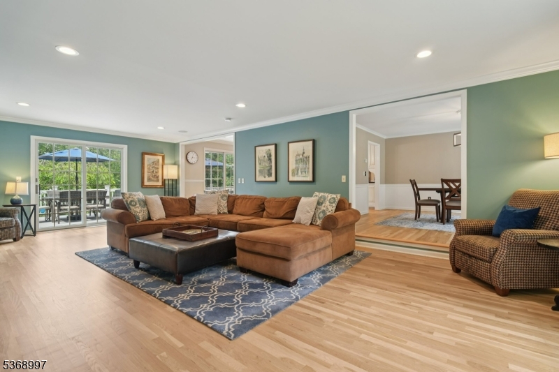 4 Hidden Acres Dr