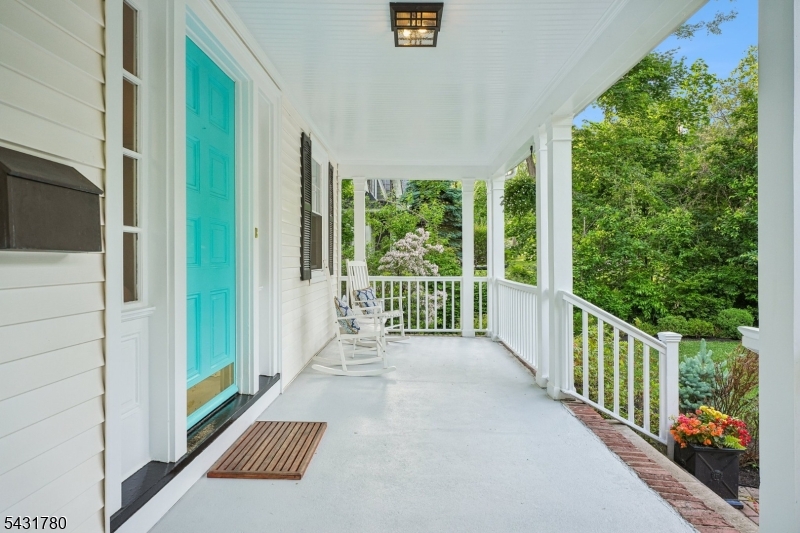 26 Mountain Ave