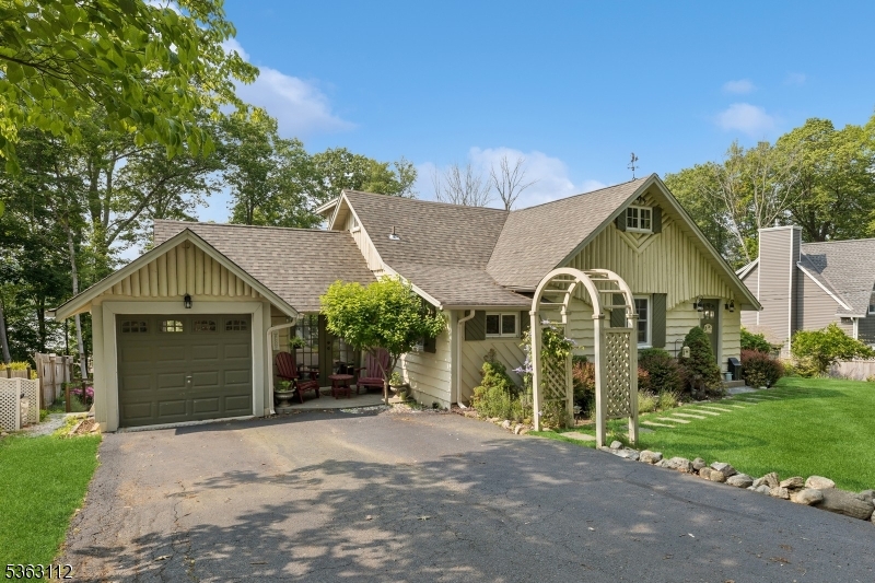 40 Hillside Rd