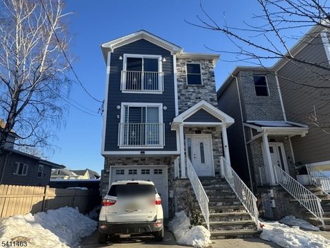 64 Delaware St 2 Elizabeth City NJ 07206