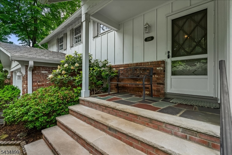 1110 Minisink Way