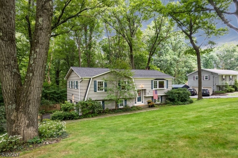 20 Edward Dr