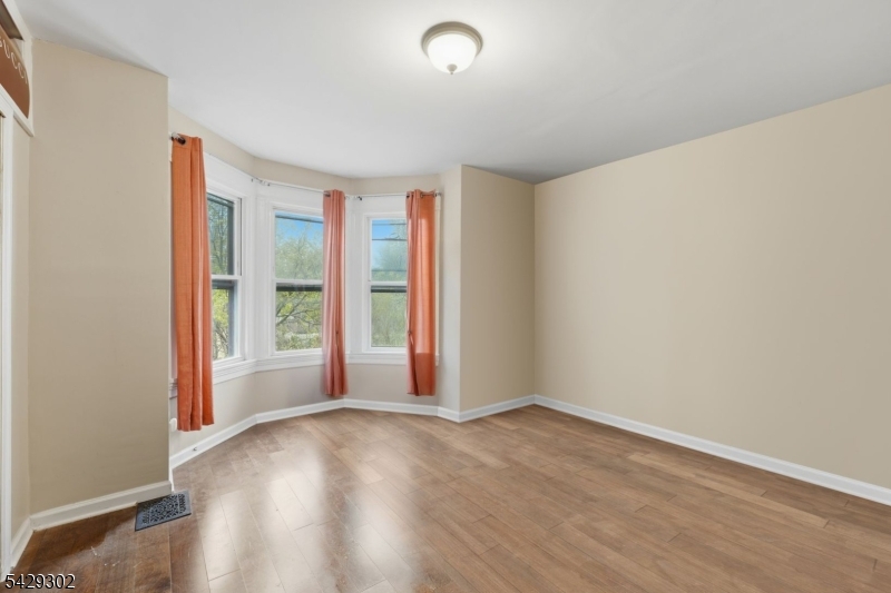 270 Snyder St